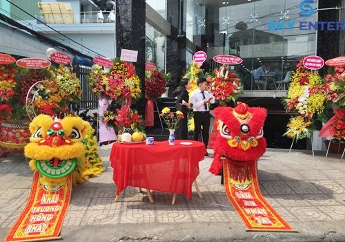 to-chuc-khai-truong-yeshouse